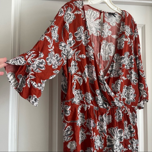 Romper - Picture 2 of 5